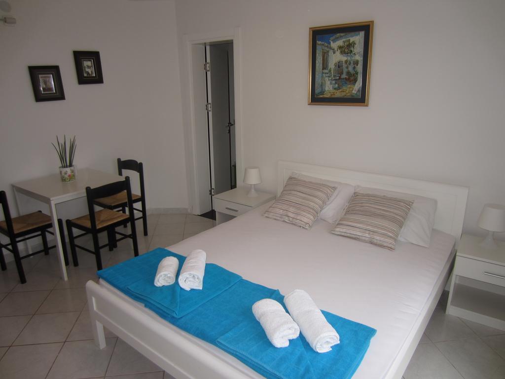 Apartments Minja Nerin Petrovac Екстер'єр фото