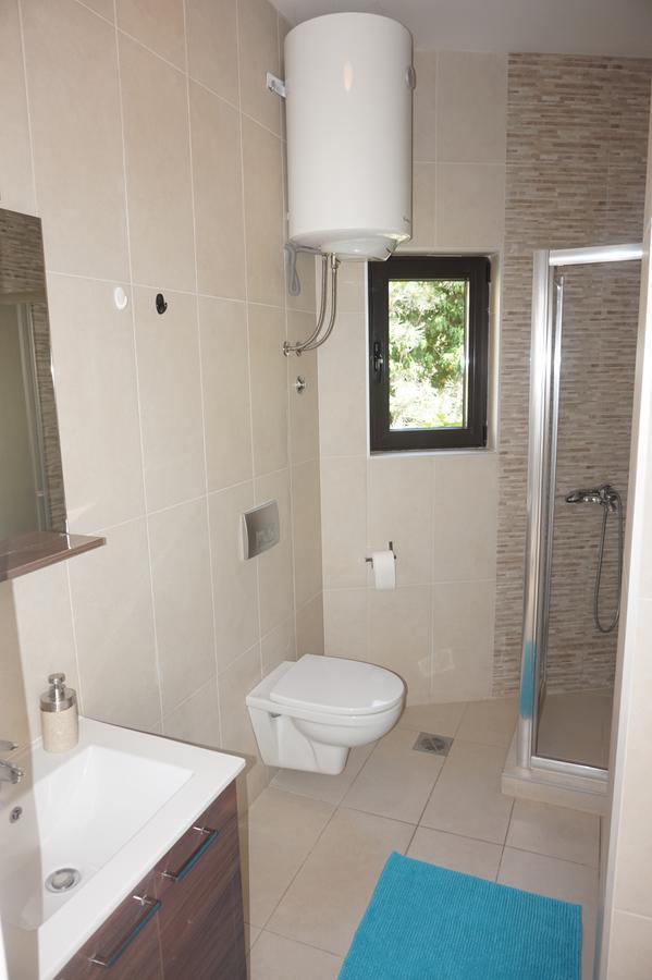 Apartments Minja Nerin Petrovac Екстер'єр фото