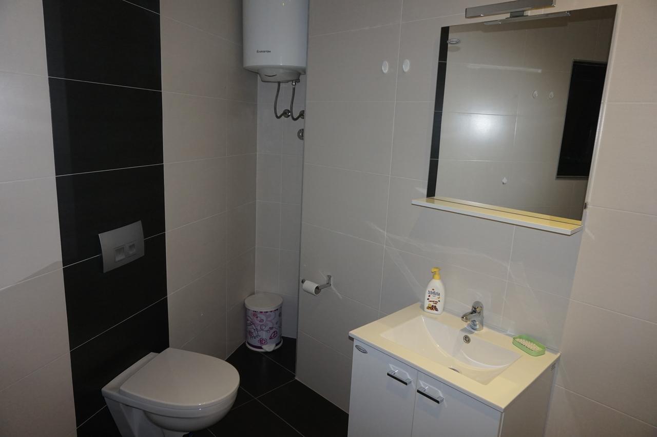Apartments Minja Nerin Petrovac Екстер'єр фото