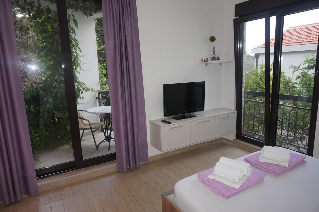 Apartments Minja Nerin Petrovac Екстер'єр фото