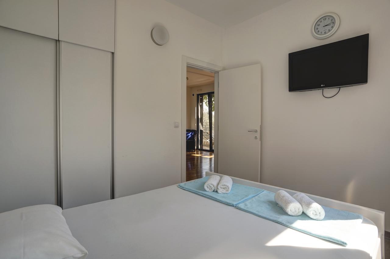 Apartments Minja Nerin Petrovac Екстер'єр фото